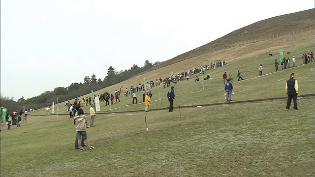 掷鹿大赛/若久草山视频素材