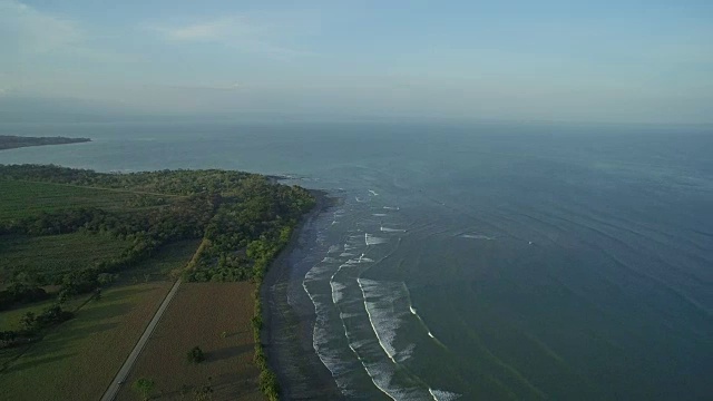 港鸟瞰图Jiménez海岸线在哥斯达黎加视频下载