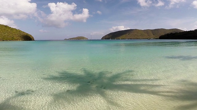 美属维尔京群岛圣约翰马霍湾海滩的视频视频素材