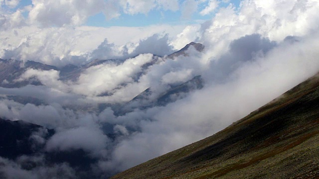 山脉和山谷的景色视频素材