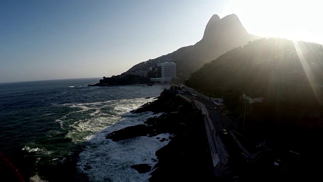 Dois山的鸟瞰图Irmãos，里约热内卢de Janeiro，巴西视频素材