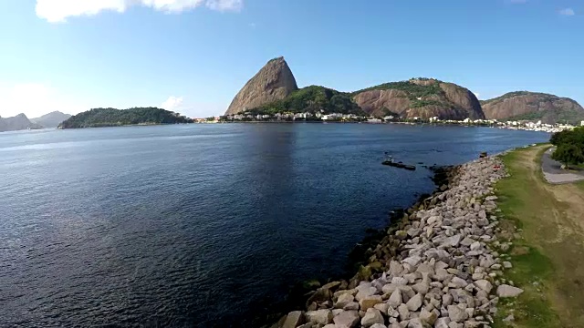 鸟瞰图Pão de Açucar和博塔佛戈湾在里约热内卢de里约热内卢，巴西视频素材