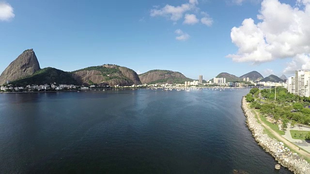 鸟瞰图Pão de Açucar和博塔佛戈湾在里约热内卢de里约热内卢，巴西视频素材