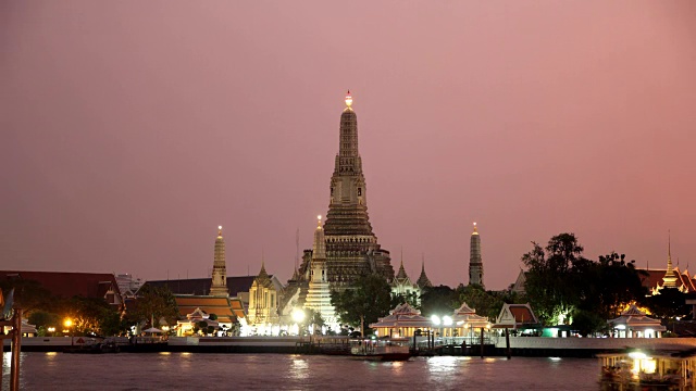 Wat Arun (Temple of Dawn)时间流逝视频素材