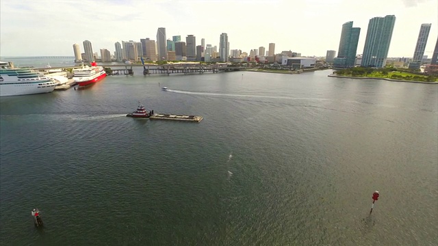 航空迈阿密市区和比斯坎湾视频素材