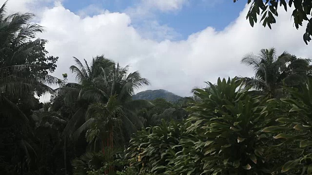 山川和天空的景观。Camiguin岛视频素材