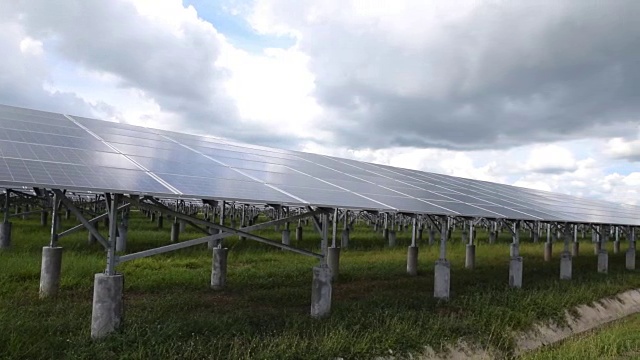 可再生能源或电力的光伏或太阳能电池板视频素材