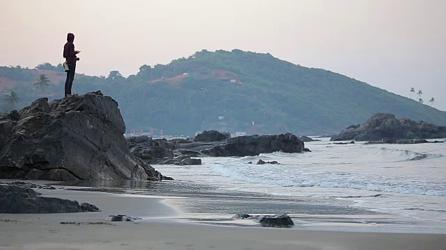 摄影师喜欢清晨的海景视频素材