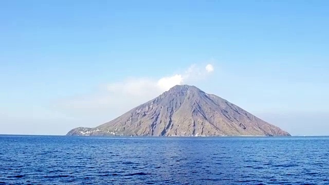 意大利西西里岛的斯特龙博利火山视频素材