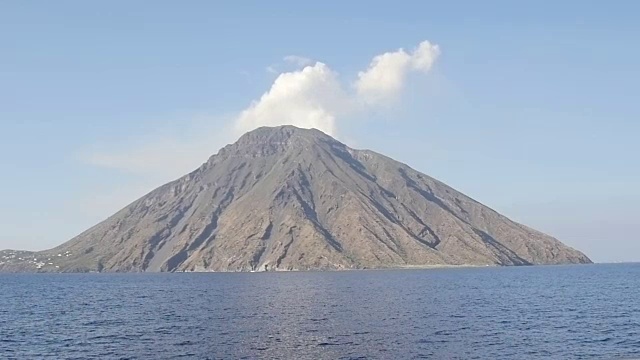 意大利西西里岛的斯特龙博利火山视频素材