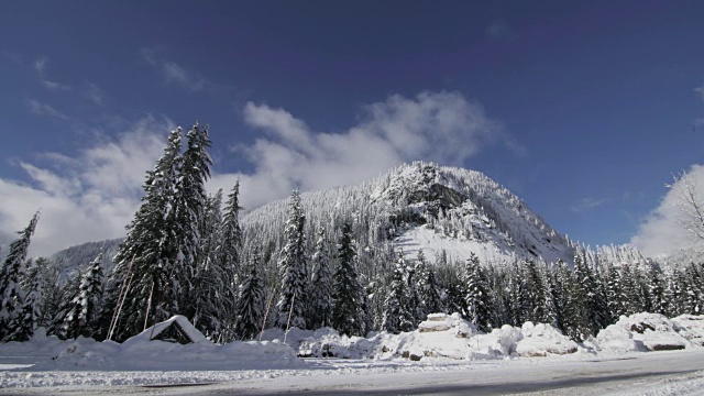 斯诺夸尔米垭口雪山树云时间流逝1视频素材