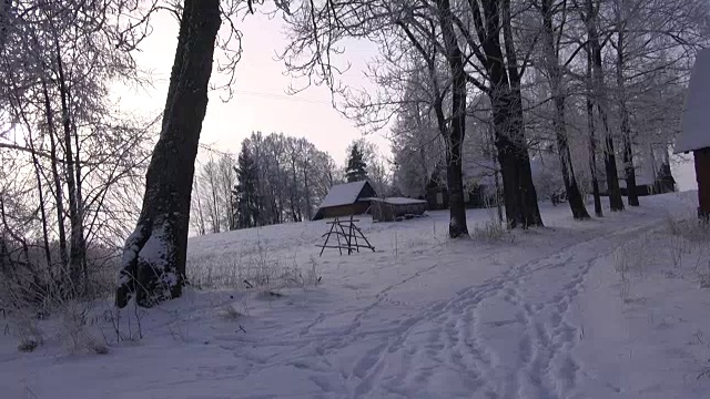 带有粘土建筑的传统乡村宅基地视频素材