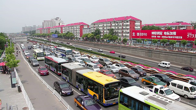 白天在北京四环路。视频素材