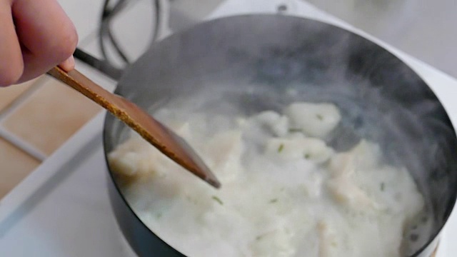 专业烹饪慢动作视频素材