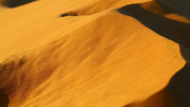 阿曼沙漠沙丘与风的抽象运动视频素材