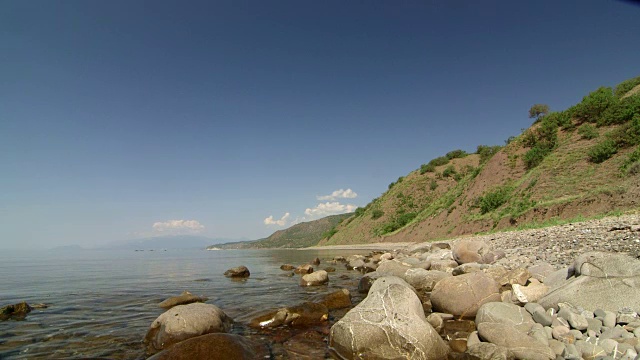 克里米亚南部海岸的野生石滩视频素材