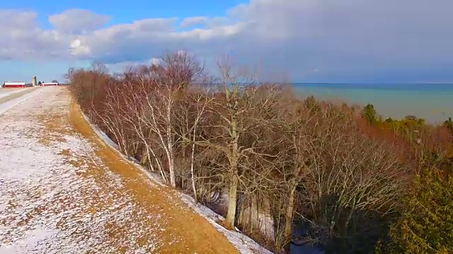 门县风景秀丽的威斯康星州海岸，空中俯瞰视频素材