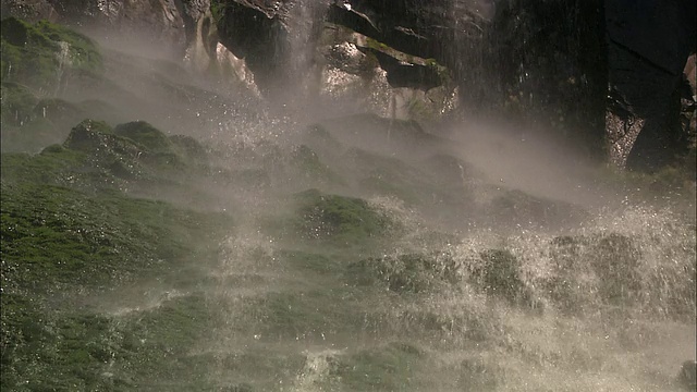 瀑布在北海道视频素材