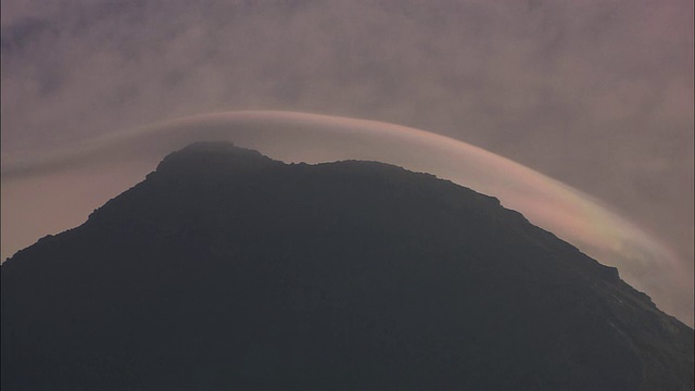 北海道罗臼山的顶云视频素材