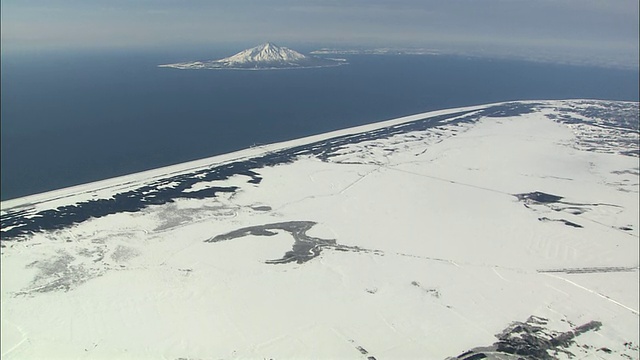 白雪皑皑的佐别平原，利尻岛，礼本岛和北海道佐别国家公园视频素材