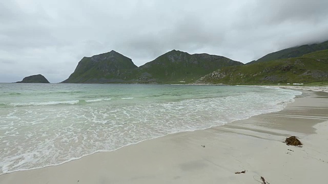 罗浮敦海岸夏日景观，挪威。视频素材