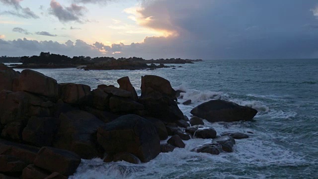 日落海岸(法国)。视频素材