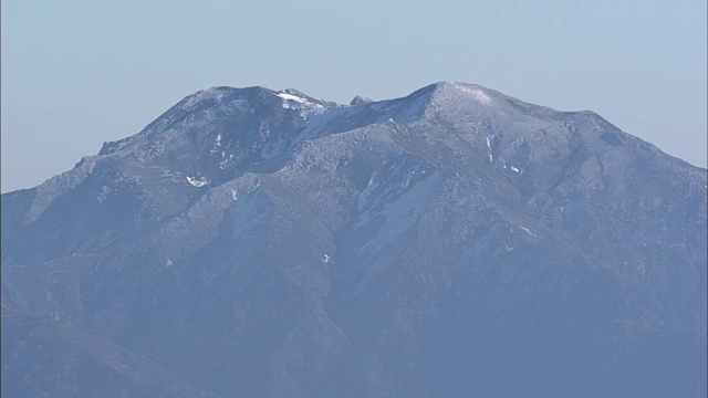 鸟瞰，日本群马县和新泻县谷川山视频素材