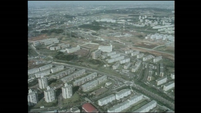 日本东京多摩新市镇住宅发展的鸟瞰图。视频素材