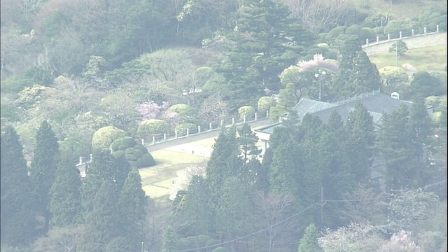 日本神奈川县的箱根关正和樱花鸟瞰图。视频素材