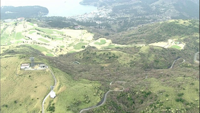 船停泊在日本的阿什湖沿岸。视频素材