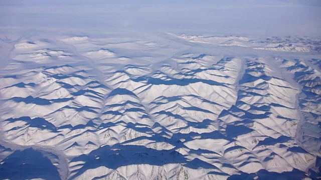 阿拉斯加冰雪覆盖地形/景观-鸟瞰图(不。4个片段中的1个)视频素材