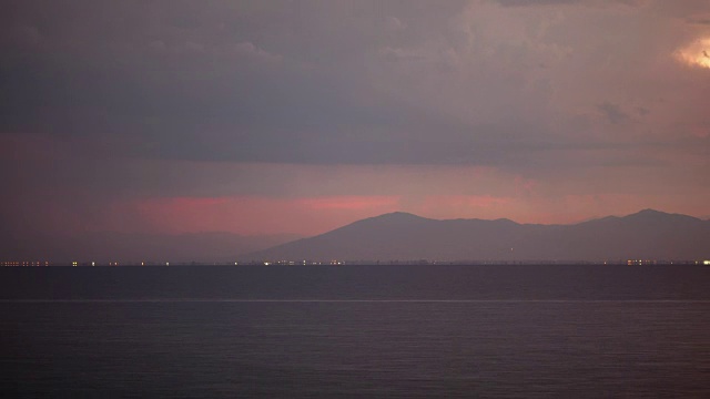 海上倾盆大雨的时间间隔视频素材