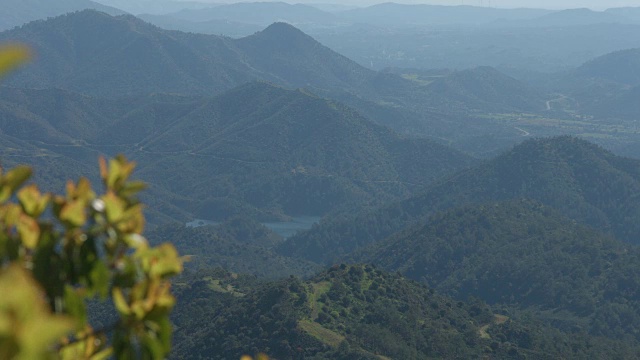 令人惊叹的青山景色。自然环境。旅游目的地视频素材