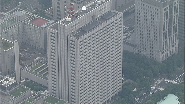 日比谷公园与东京的厚生劳动省(Ministry of Health, Labor and Welfare)接壤。视频素材