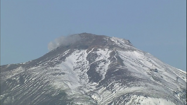 冬天，蒸汽从纳苏山升起视频素材