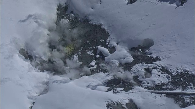 空中，日本富山田山地狱谷谷视频素材