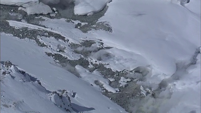 空中，日本富山田山地狱谷谷视频素材