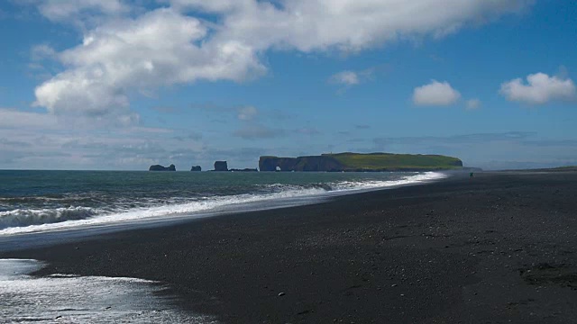 迪霍莱，冰岛南海岸的火山海滩。视频素材