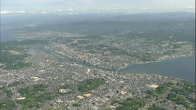 松江市位于日本松江市真嗣湖岸边。视频素材