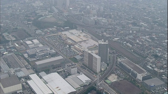 日本神奈川县桥本站周围高楼林立。视频素材