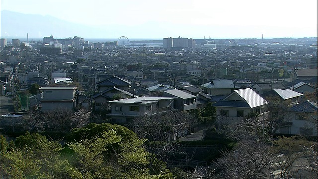 静冈市沿着富士山的山脚下延伸。视频素材