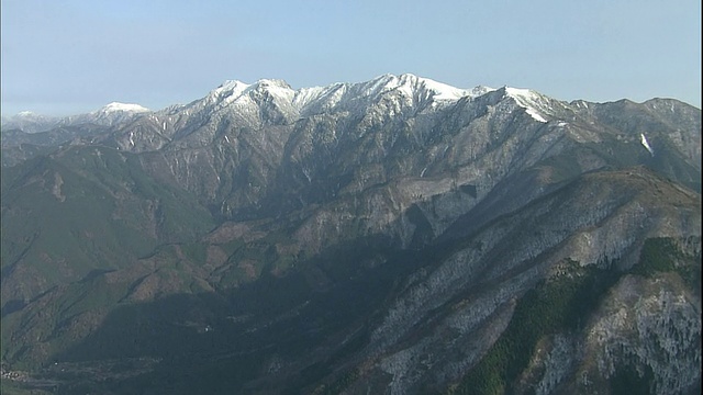 日本石嘴山上的雪花。视频素材