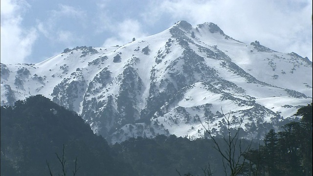 屋久岛的宫浦山。视频素材