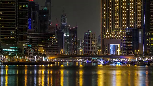 阿联酋迪拜滨海步道夜景视频素材