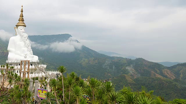 泰国比察汶佛寺的白佛，延时4K超高清3820x2162视频素材