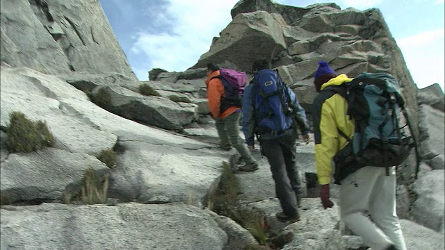 在马来西亚攀登基纳巴卢山视频素材