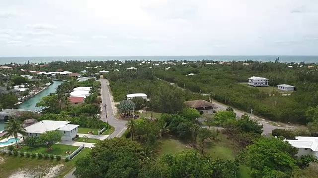 无人机拍摄佛罗里达基拉戈海滨住宅视频素材