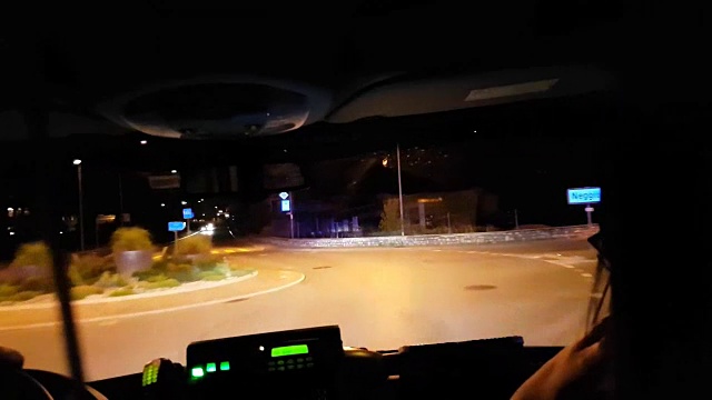救护车在夜间行驶视频下载