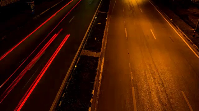 夜间道路交通延时。视频下载