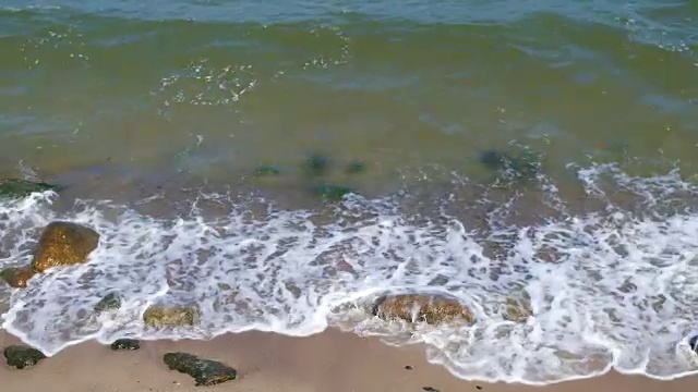 大海，海浪和石头视频素材